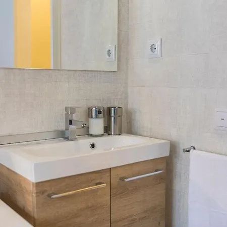شقة Modern Flat Near Marques