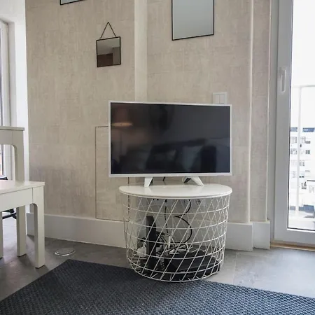 Modern Flat Near Marques *